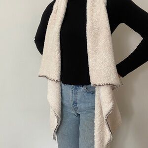 Soft cream Cardigan vest